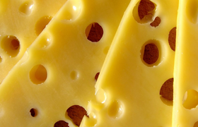 В детсады Прикамья поставлено 754 кг сыра неизвестного происхождения