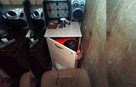 В Соликамске мужчину, находящегося в розыске, н...