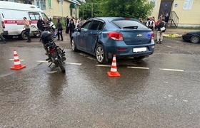 В Прикамье легковушка врезалась в мопед с 2 детьми