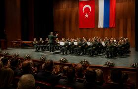 Анкара пела «Катюшу» с Ансамблем Александрова н...