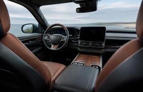 Новый Mitsubishi Pajero впервые показал салон: ...