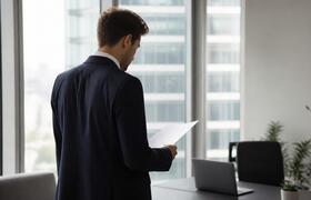 В Китае 19-летний богач лишил родителей наследства