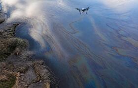 Площадь разлива нефти в Перми оценят с помощью ...