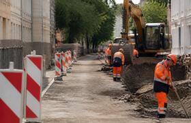 На улице Ленина в Перми перекрыли полосу из-за ...