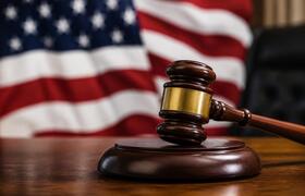 США вводят новые пошлины против 60 торговых пар...