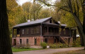 В Добрянке за рубль продают дом главного механи...