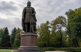 В Пермь на этой неделе прибудет бронзовый памят...
