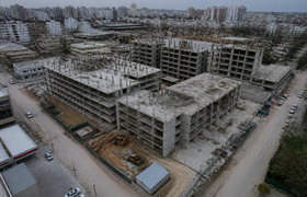 В Перми долгострой на Екатерининской выставили ...